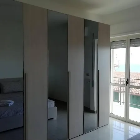 아파트 La Casa Al Mare Corallo Bianco 몬테조르다노